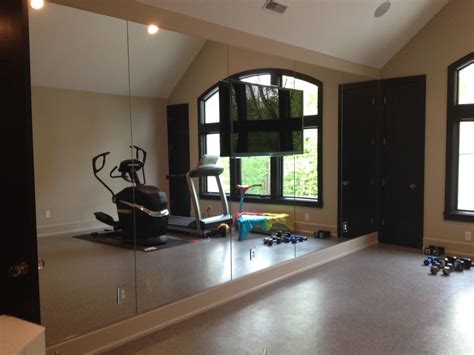 Exercise Room Wall Front View 的图像结果