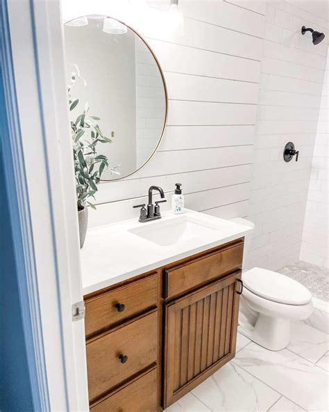 28 Ways Shiplap is Elevating These Farmhouse Bathrooms