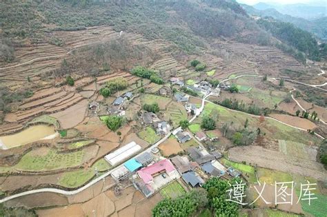 道真：横向钻孔取水保民生_腾讯新闻