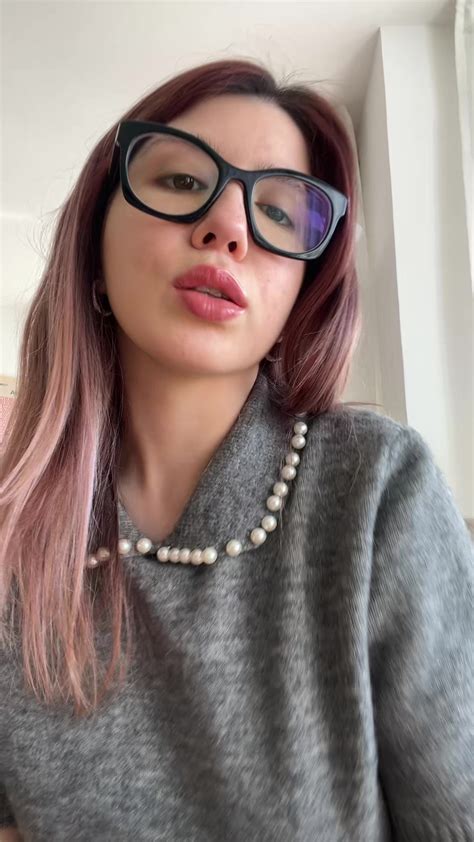 Chloe (@sumchloe) - Urlebird