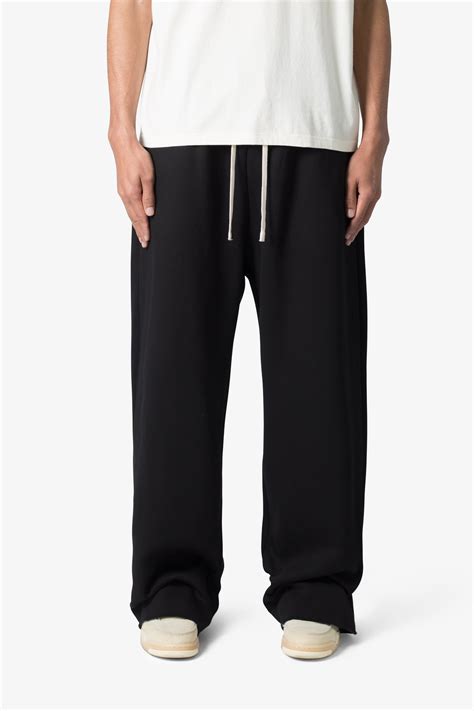 Washed Ultra Baggy Sweatpants - Black | mnml | shop now