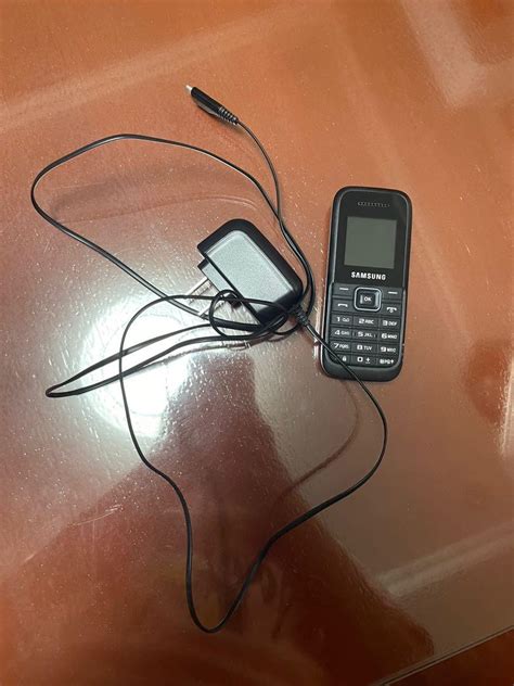 Basic Phone 的图像结果