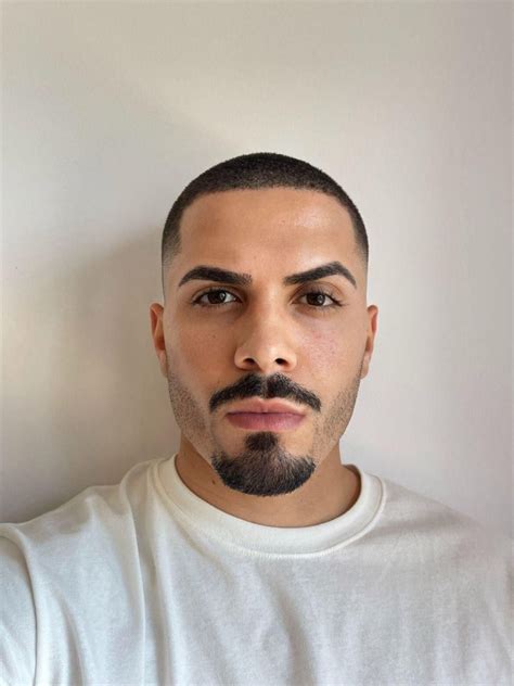 Pin by Gisa Santos on Barba | Mustache and goatee, Beard and mustache ...