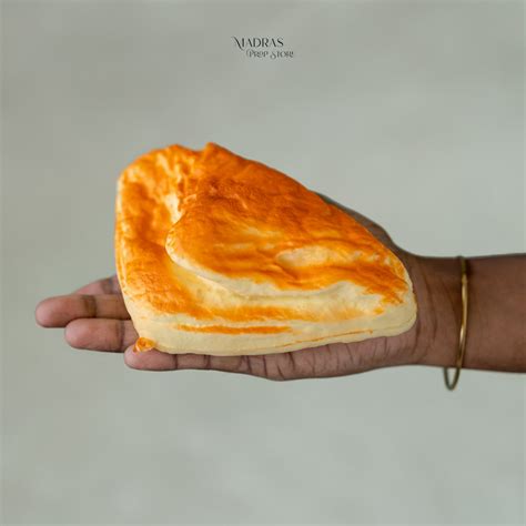 Puff Triangle | Madras Prop Store