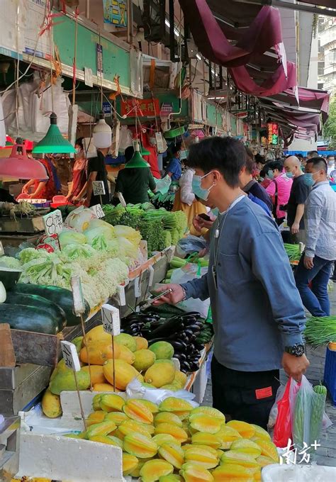 中心开展蔬菜、干调等原材料市场调研活动