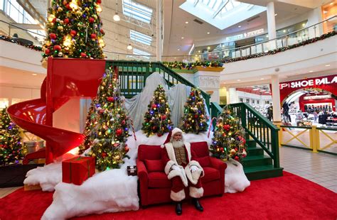 Santa stars on ‘A Christmas Story’ replica set at MainPlace Mall, and ...