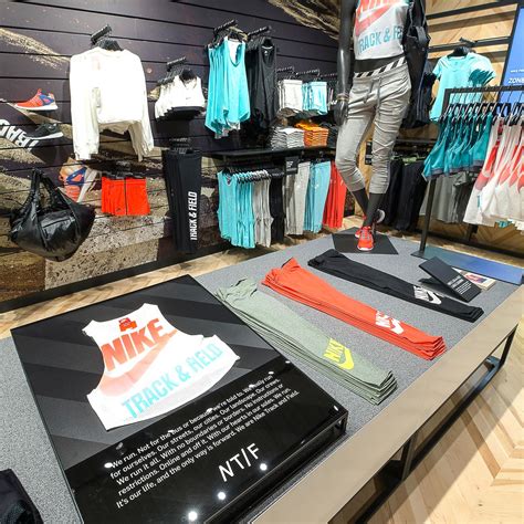 nike dunk low champion red