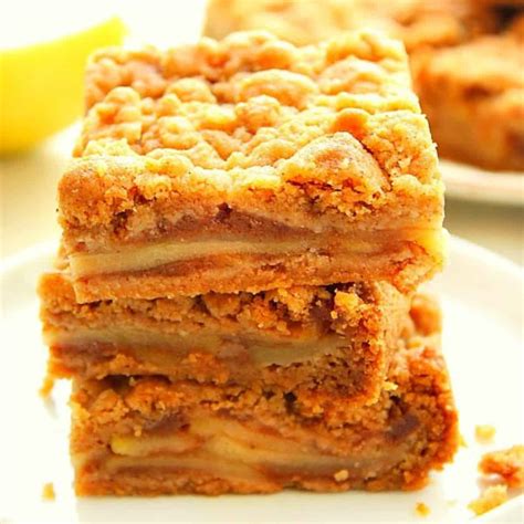 Easy Apple Pie Bars - Crunchy Creamy Sweet