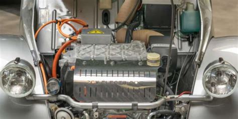 Le cambió el motor a un clásico Citroën 2CV y lo convirtió en eléctrico ...