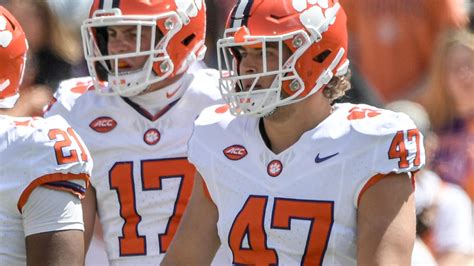 Sammy Brown ejected for targeting in Clemson vs Pittsburgh