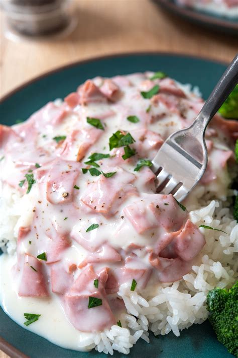 Creamed Chipped Beef (Shit on a Shingle) - Kitchen Gidget