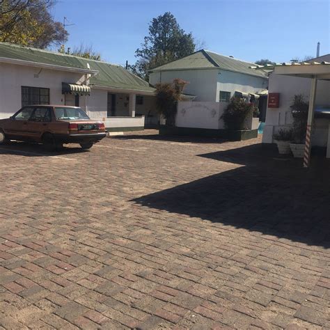 LOCKERBIE LODGE (Vryburg) - Hotel Reviews, Photos, Rate Comparison ...