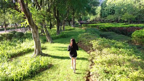 Running Girl 的图像结果