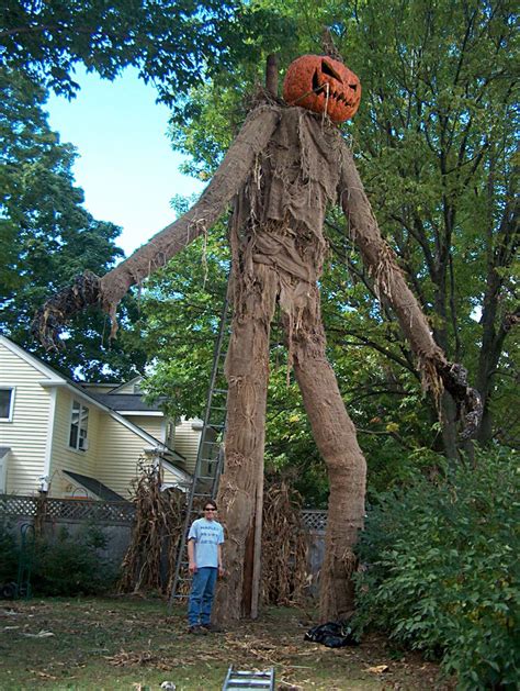 diy giant halloween decorations