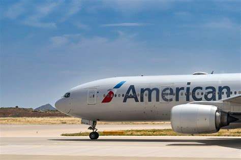 Navigation Failure Prompts American Airlines Boeing 777-200ER Diversion ...