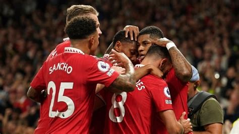 Manchester United springs back to life with 2-1 win over Liverpool ...