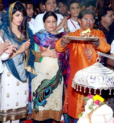 Priyanka Chopra at Andheri Cha Raja Ganpati Pandal - India Today
