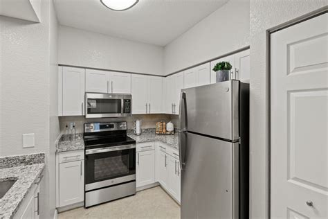 Resort-Style Luxury Apartments in Miramar, FL | Bell Miramar Place