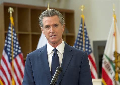 Gov. Gavin Newsom Signs Executive Order Requiring State Employees to ...
