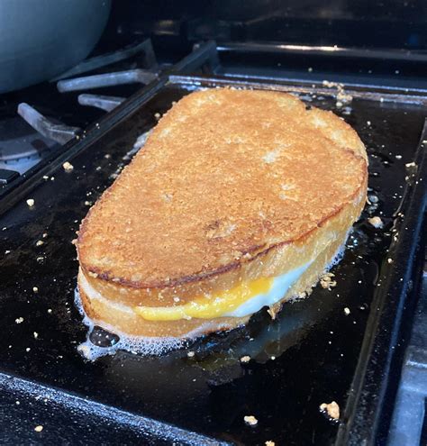 lobster mac and cheese and brie : r/grilledcheese