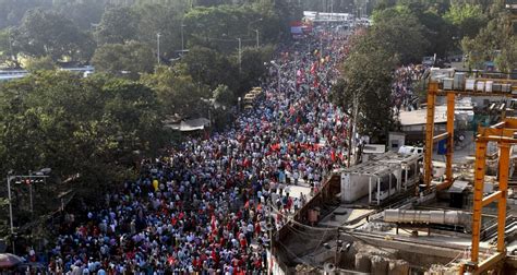 Farmers' protest LIVE updates: Tamil Nadu farmers threaten to march ...