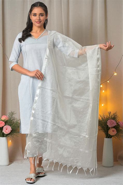 Buy Silver Solid Yarn-Dyed Tassel Rectangular Zari Dupatta Online for ...