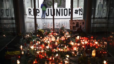 Bundesliga mourns death of Wolfsburg defender Junior Malanda - ESPN