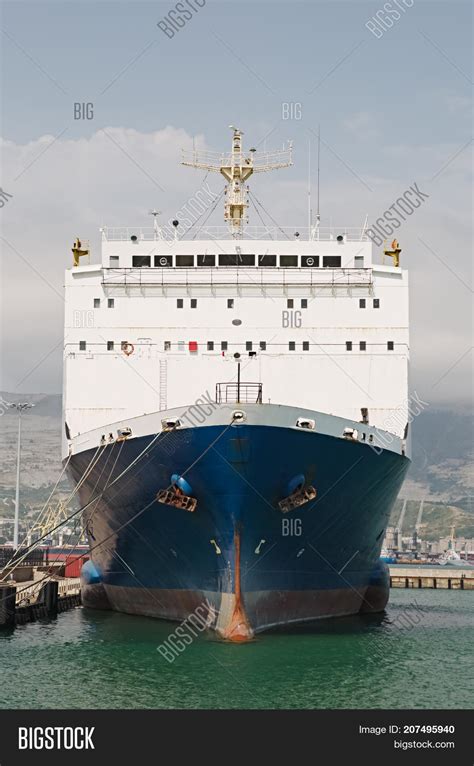 Ship Front View 的图像结果