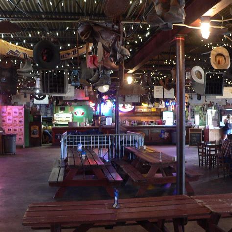 JOHN T FLOORE COUNTRY STORE (Helotes): Ce qu'il faut savoir pour votre ...