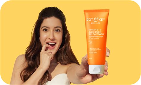 Vitamin C + E Gel Face Wash for Glowing Skin