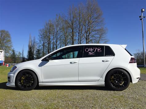 2016 Volkswagen Golf R 1/4 mile Drag Racing timeslip specs 0-60 - DragTimes.com