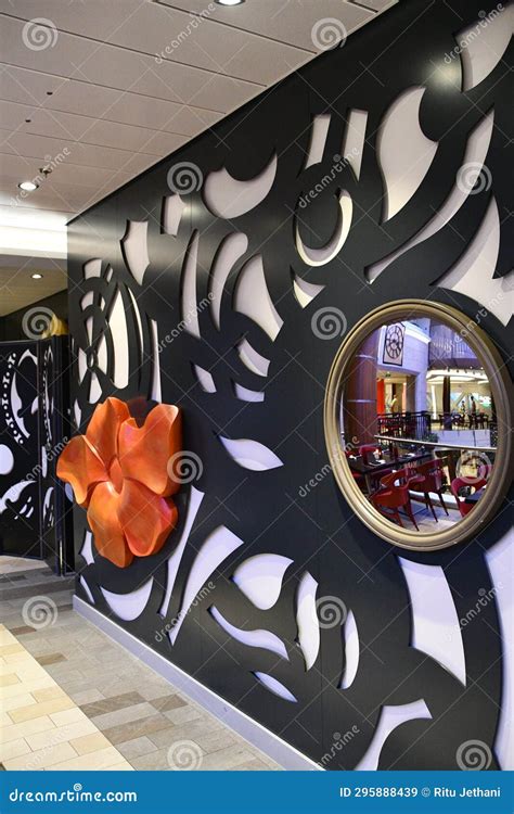 Wonderland Imaginative Cuisine Restaurant Aboard Royal Caribbean ...