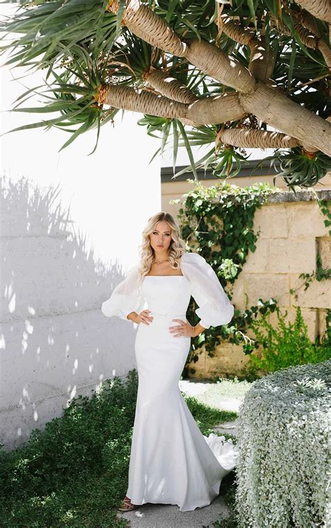 Simple Sheath Wedding Dress | Martina Liana Wedding Dresses