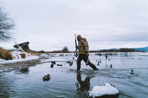 What Size Waders Do I Need? Sizing Guide | SITKA Gear | SITKA Gear