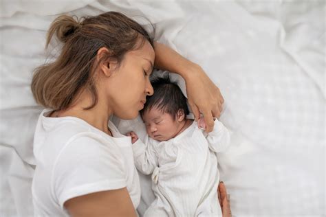 Co-Sleeping With Your Child: Pros and Cons - MattressNextDay