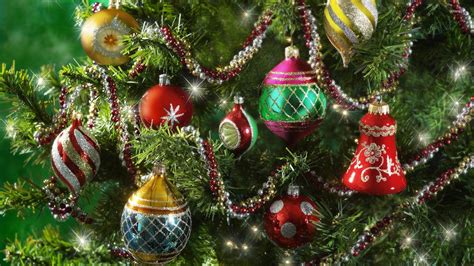 Vibrant Christmas Ornaments: A Festive HD Wallpaper