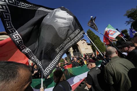 Thousands of Italian fascist sympathizers stage rally in memory of ...