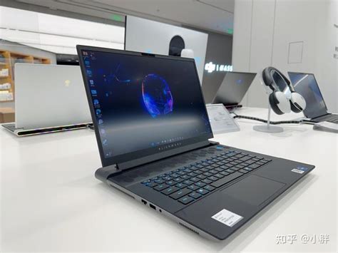 Alienware 13 M16 的图像结果
