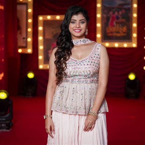 Sandhya Ramachandran Age, Family, Husband, Serials, Biography, Wiki ...