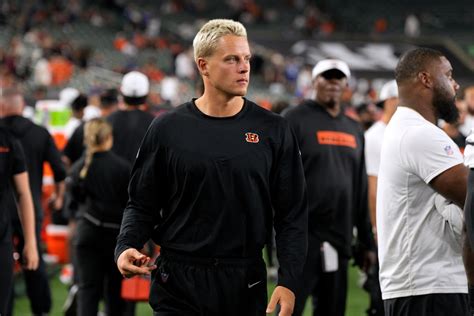 Joe Burrow teases another drastic new look with 'frosted tips' after ...