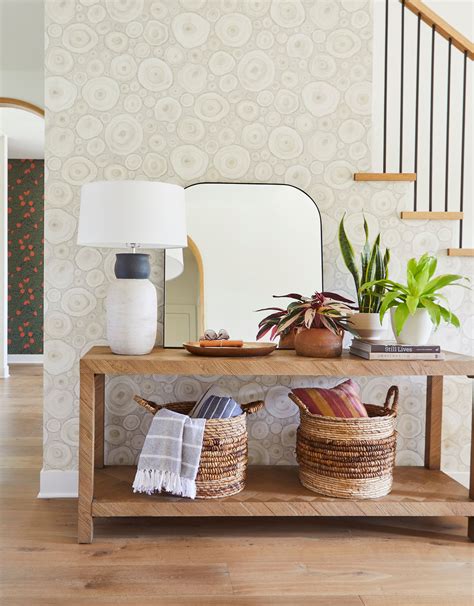 25 Console Table Decor Ideas to Spruce Up a Hallway