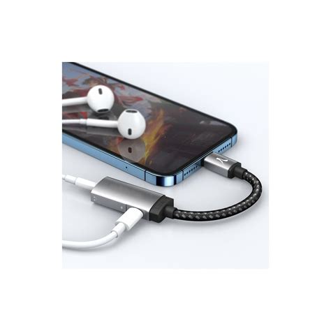 LIGHTNING ADAPTOR TO JACK 3,5mm + LIGHTNING