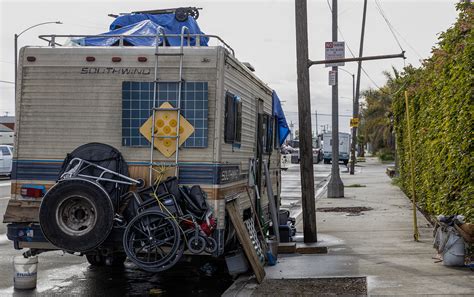 Long Beach's RV sanitation site for unhoused people to open next week ...