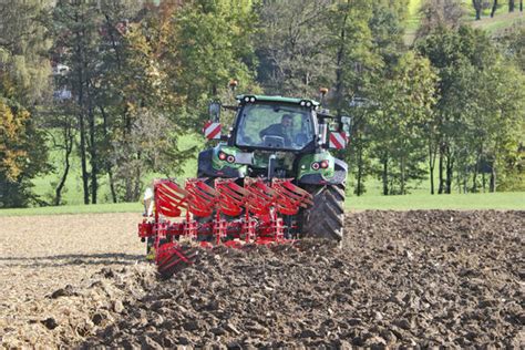 Pöttinger Servo 4000: Pflug zieht jetzt noch schneller saubere Furche ...