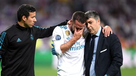 Real Madrid news: Dani Carvajal limps off in tears with hamstring ...