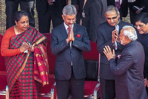 Jaage Ho TV Dekh Rahe Ho When PM Modi surprised Foreign Minister ...