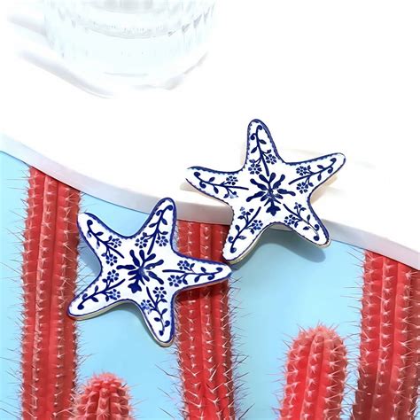 Just Lil Things Ocean Bloom Starfish Stud Earrings – Blue & White Flor