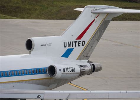 Aircraft Photo of N7646U | Boeing 727-222/Adv | United Airlines ...