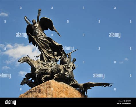 What Does The Broken Chain On The Statue Of Liberty Represent at Walter ...