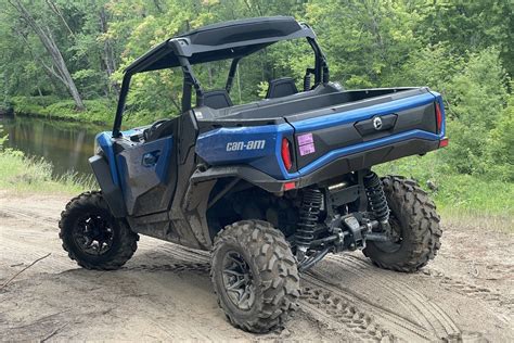 2023 Can-Am Commander XT Review: A Fun Side-By-Side, With a Side of Usability | Gear Patrol